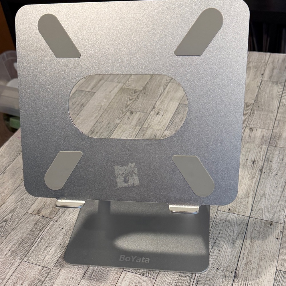 BoYata Adjustable Aluminum Laptop Stand - Silver